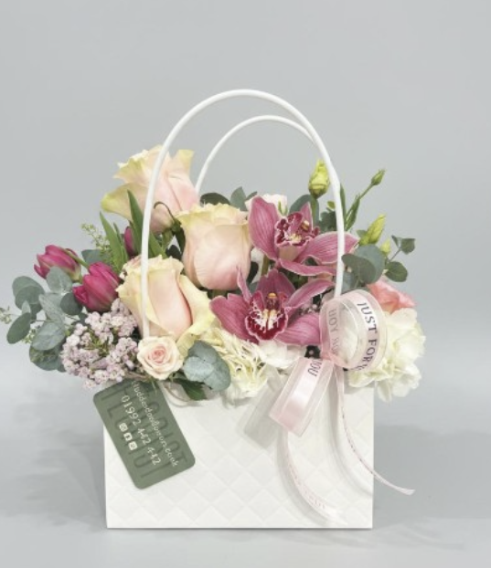 Love Handbags — Luxury Floral Handbag Arrangement