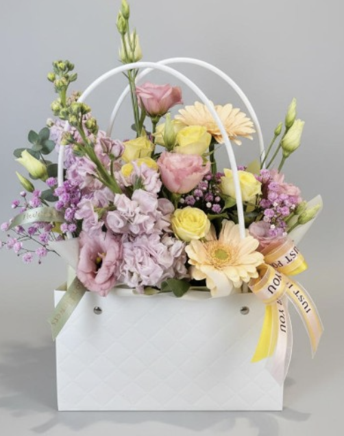 Love Handbags — Luxury Floral Handbag Arrangement