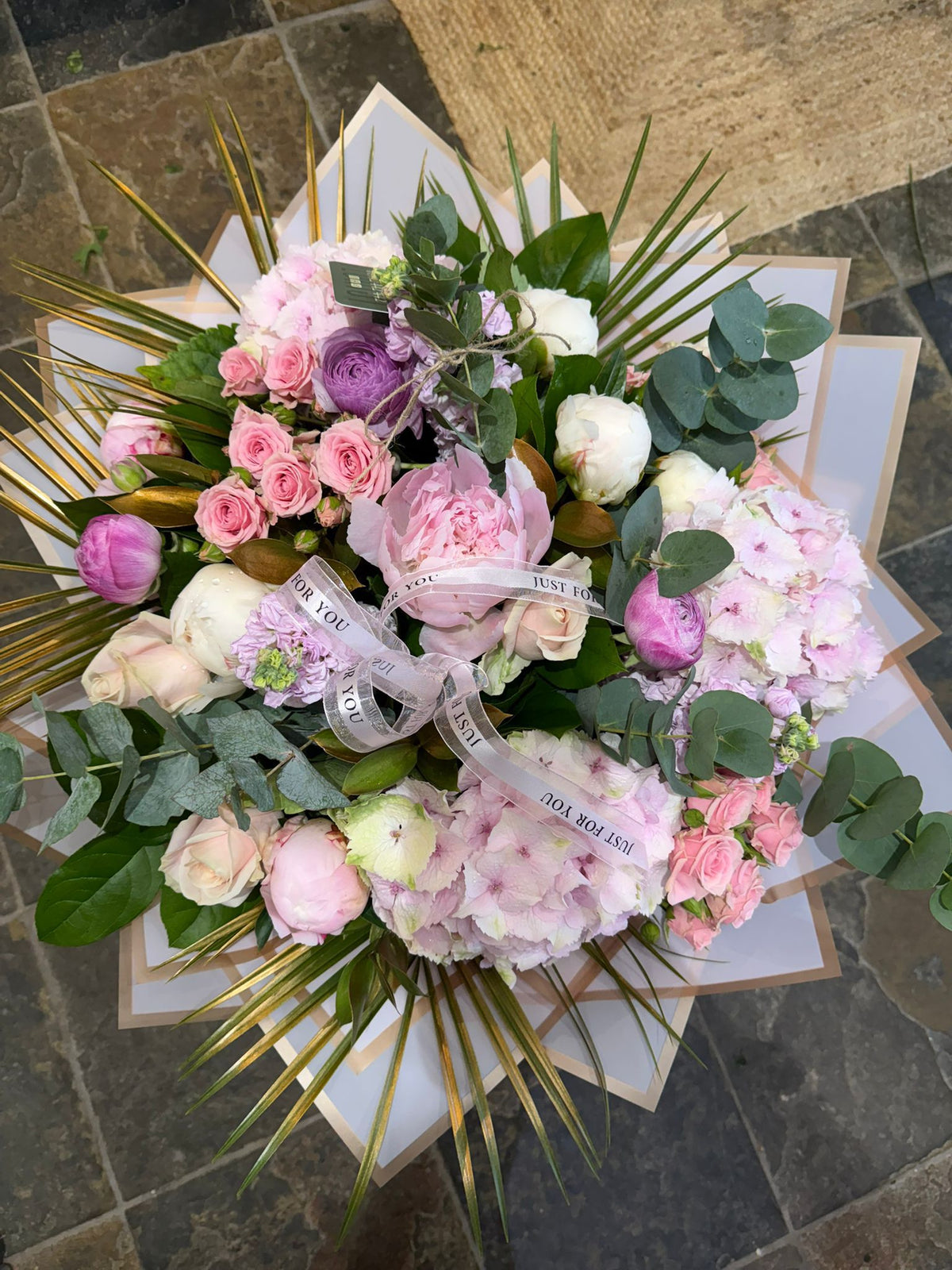 The Princess luxury bouquet by Hoddesdon Flowers